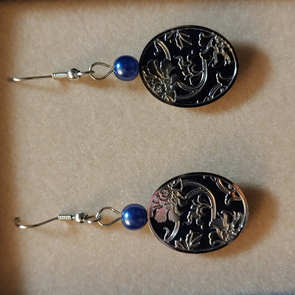 Earrings NWOT
